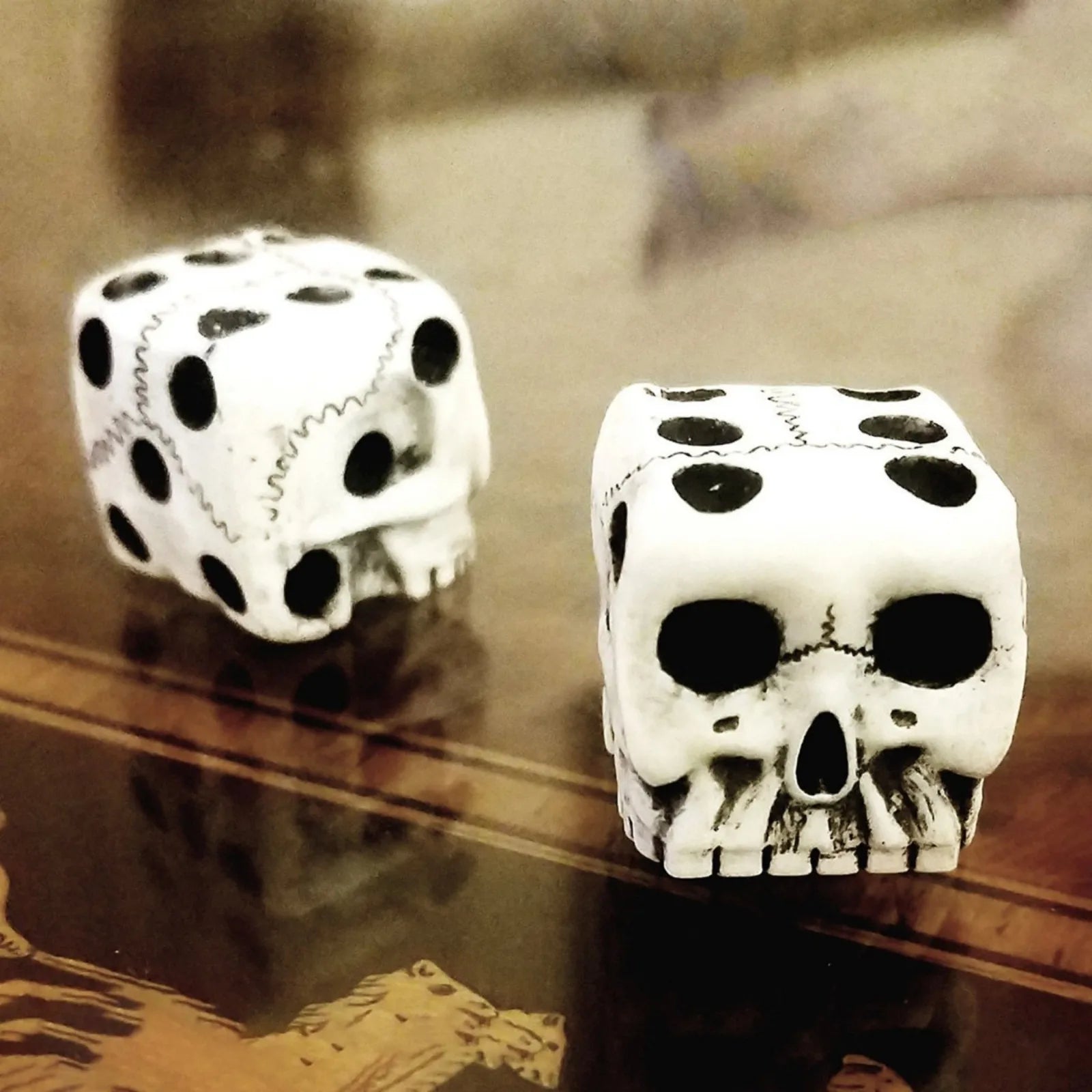 1 Pcs 5 Pcs 16mm 6 Face Six Sided Skull Pattern Resin D6 Dot Dices Black White Point For Dnd Trpg Rpg Table Board Game Halloween