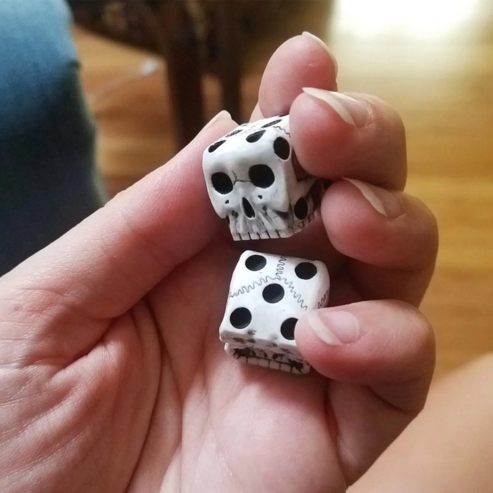 1 Pcs 5 Pcs 16mm 6 Face Six Sided Skull Pattern Resin D6 Dot Dices Black White Point For Dnd Trpg Rpg Table Board Game Halloween