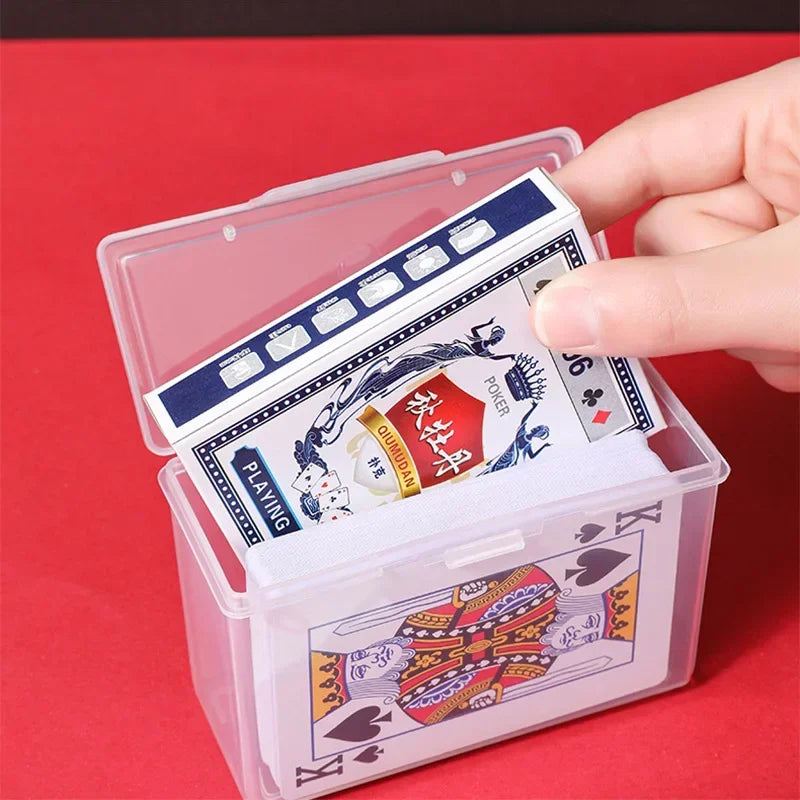 Transparent playing card box, portable storage box for game cards, business cards, bank cards, Christmas and Halloween gifts.